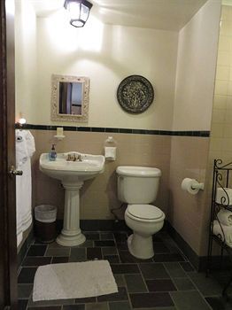 Stone Chalet B&B Inn And Event Center Ann Arbor Buitenkant foto